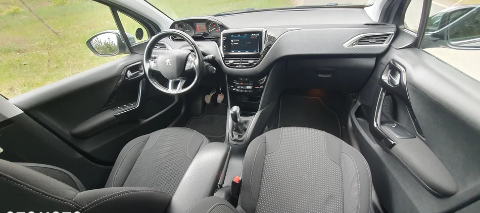 Peugeot 208 cena 36600 przebieg: 86900, rok produkcji 2019 z Strzyżów małe 742